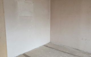 Apartament 4 camere de vânzare - Zona Tineretului - Poză 1