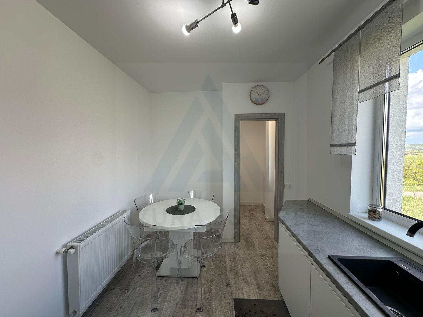 Apartament 3 camere 75 mp utili etaj 2 si 2 locuri de parcare Turnisor - Poză 7