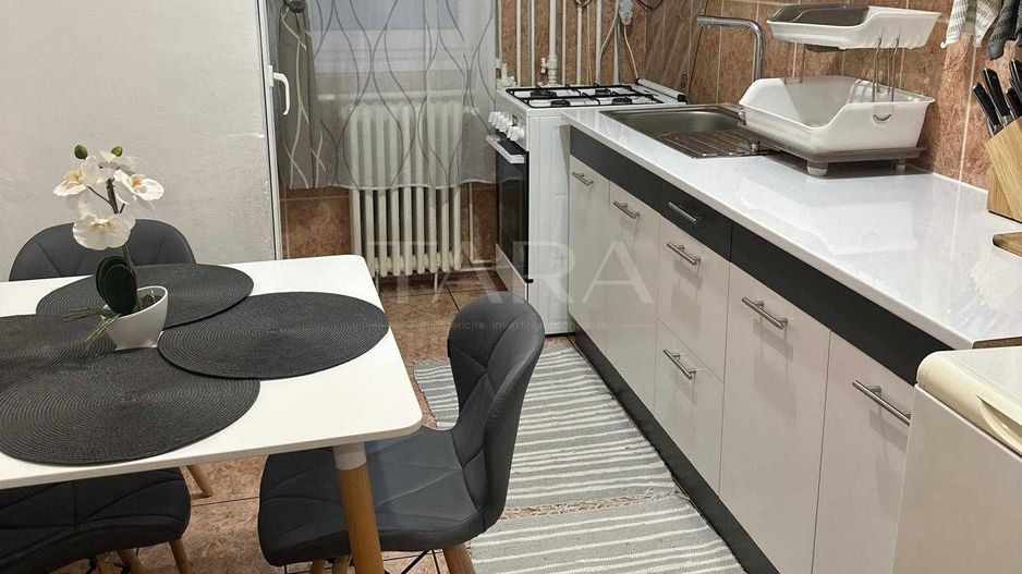 3 camere decomandat, Mănăștur – zonă excelentă, gata de mutare. - Poză 1