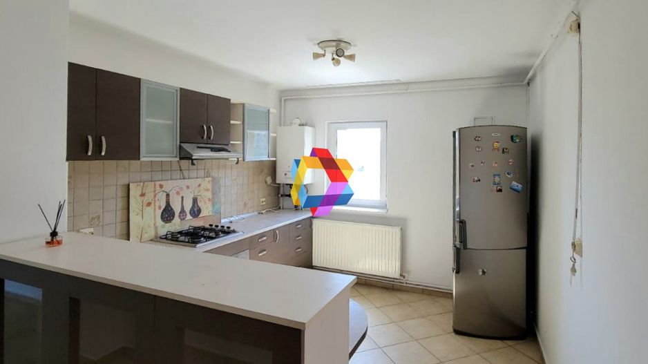 Apartament cu patru camere, zona Grivitei 80mp - Poză 4