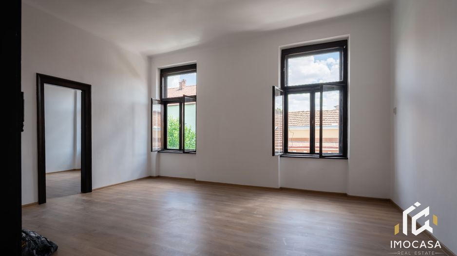 De vanzare Cladire bloc Istoric Central Arad D+P+E+M curte proprie - Poză 18