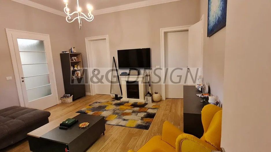 Apartament 4 camere zona Medicina etaj 1 cu centrala - Poză 1