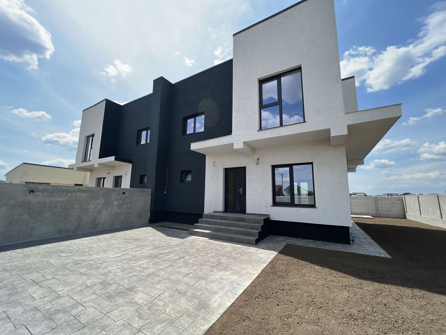 Casa Cubica tip Duplex | Pipera-Tunari (Poze reale) - Poză 1