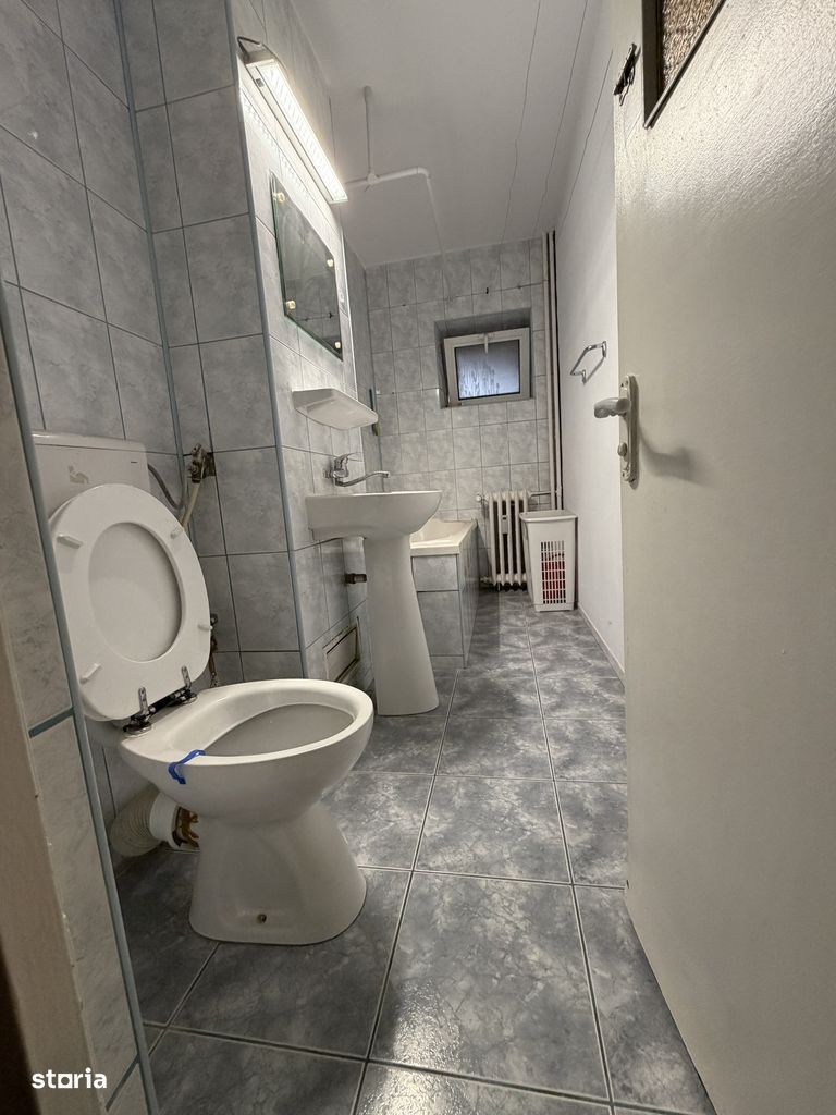 Vnazare garsoniera spatioasa 40mp, bloc 1988, Titan- Costin Georgian - Poză 6