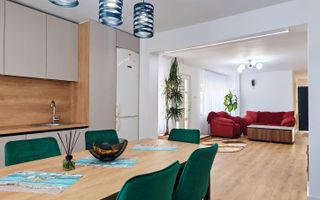 Casă individuală cu 2 apartamente și anexă generos de 100 mp - Poză 1