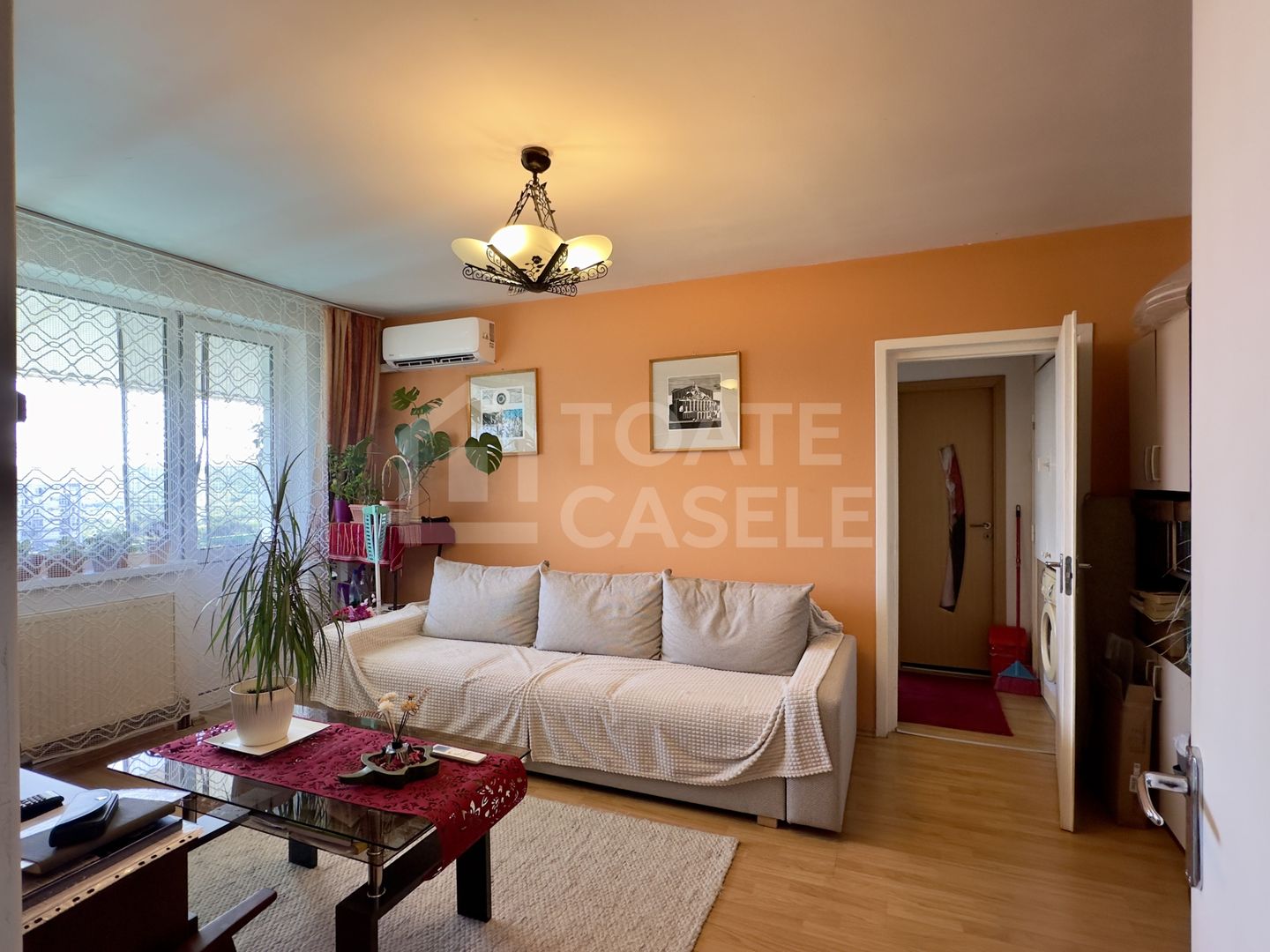 Vând apartament cu 2 camere, zona Mercur - Poză 2