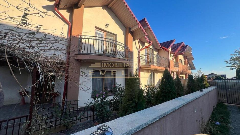 Casa tip duplex de vanzare + teren, zona Manastirea Doamnei. - Poză 4