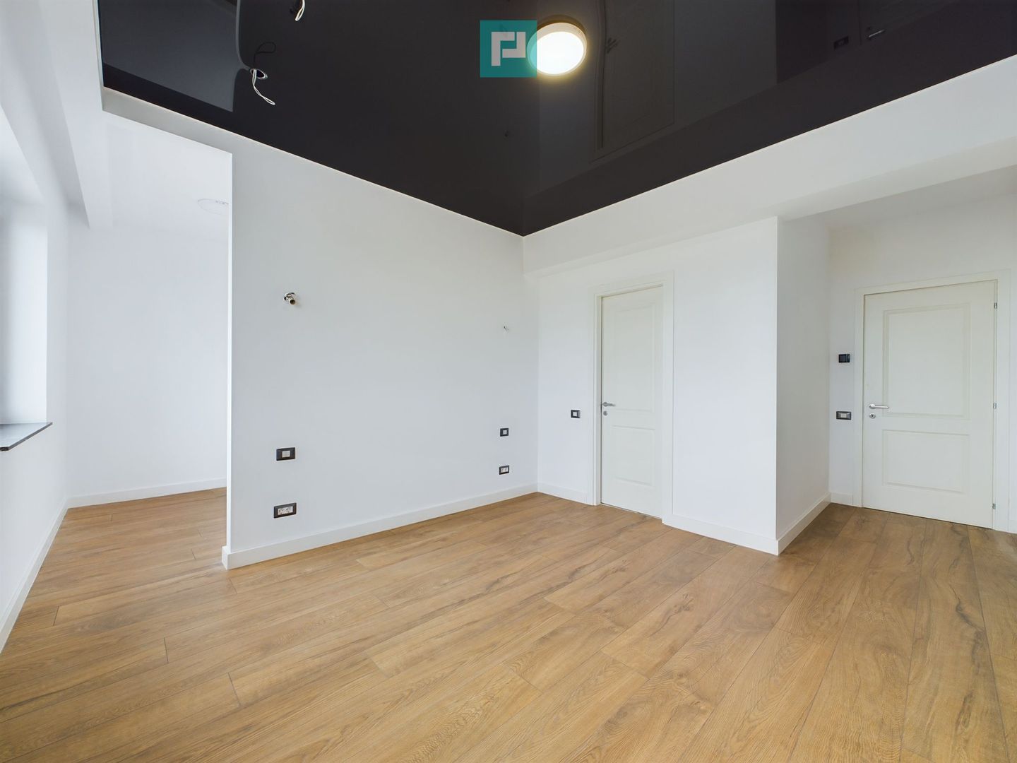 Penthouse Elegant de 4 Camere cu Terasă Panoramică, Bulevardul Pipera - Poză 2