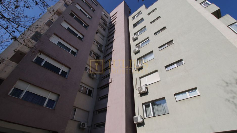 3 camere spatioase, 2 bai, balcon + loc de parcare cu acces controlat - Poză 29