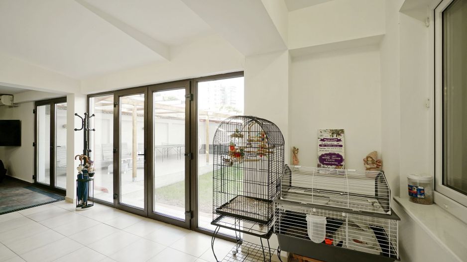 Brancoveanu  P+2, 8 cam, 6 dormitoare, 6 bai, 3 garaje teren 650 mp - Poză 7