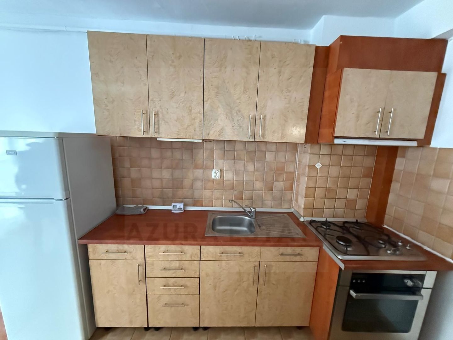 Apartament 2 camere etaj 2 cu parcare privata in zona Sub Arini - Poză 6