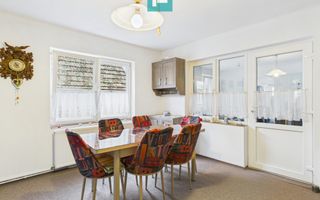 Casă cu 4 camere în Curtici pentru investiții - Poză 10