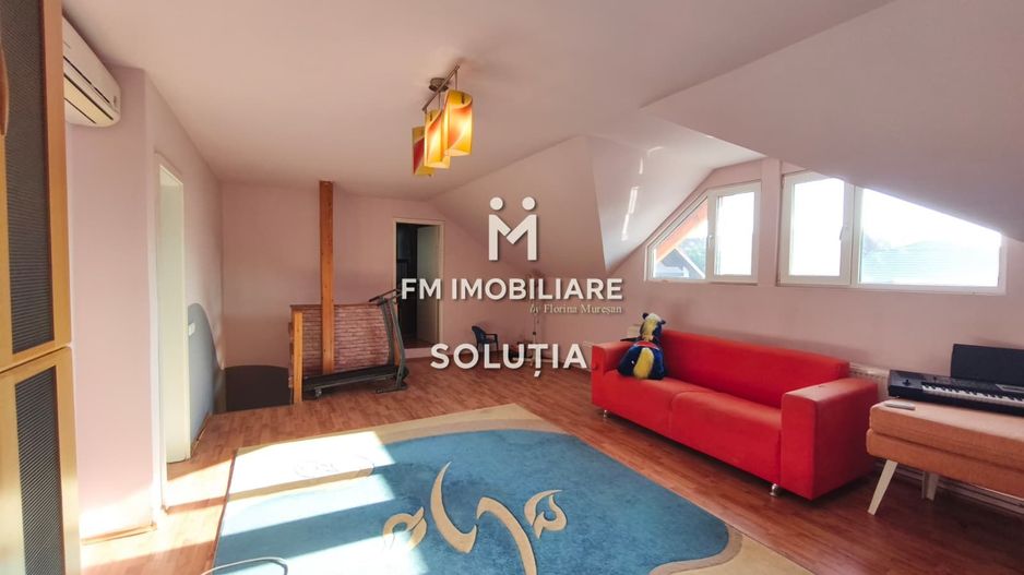 Vânzare casă cu piscină și teren 1.070 mp - Poză 10