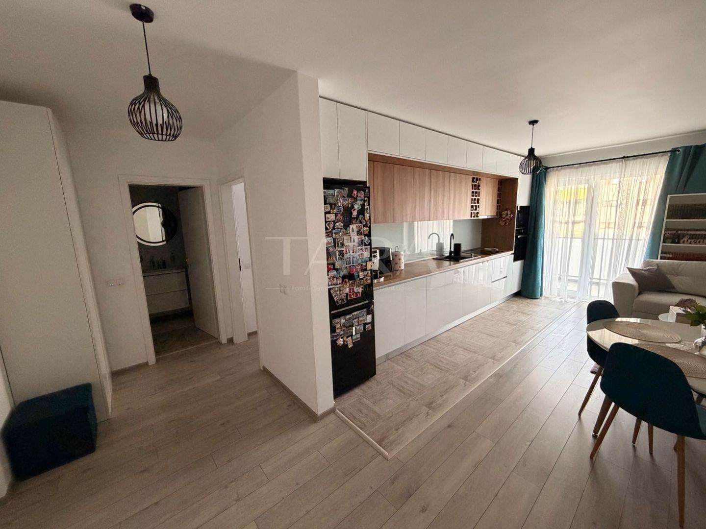 Apartament cu 2 camere, balcon de 9 mp și parcare inclusă. - Poză 3