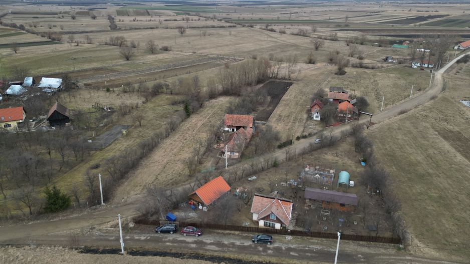 Două case de vânzare cu teren 1800 mp Dobolii de Sus - Poză 2