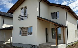 Duplex cu 4 camere despartit prin carport in Mosnita Noua! - Poză 1