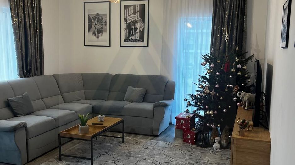 Apartament ultrafinisat 2 camere curte proprie si parcare in Selimbar - Poză 1