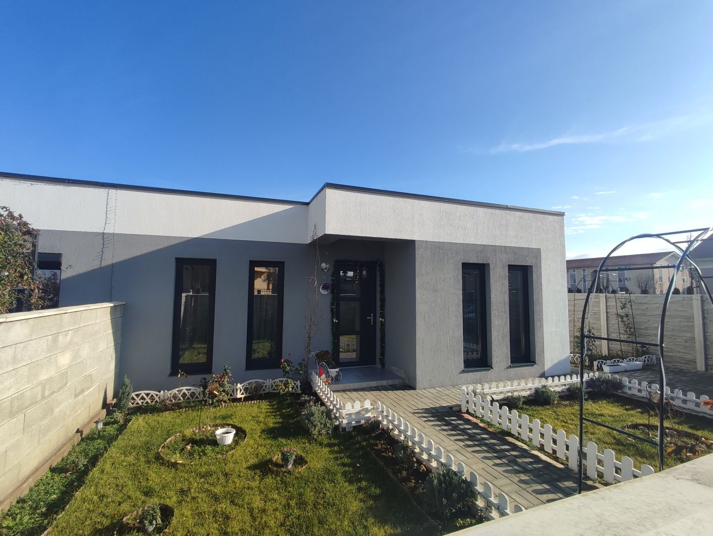 Sanandrei, Duplex pe PArter , 3 Dormitoare, 2 bai, Dresing, Perete Dublu - Poză 2