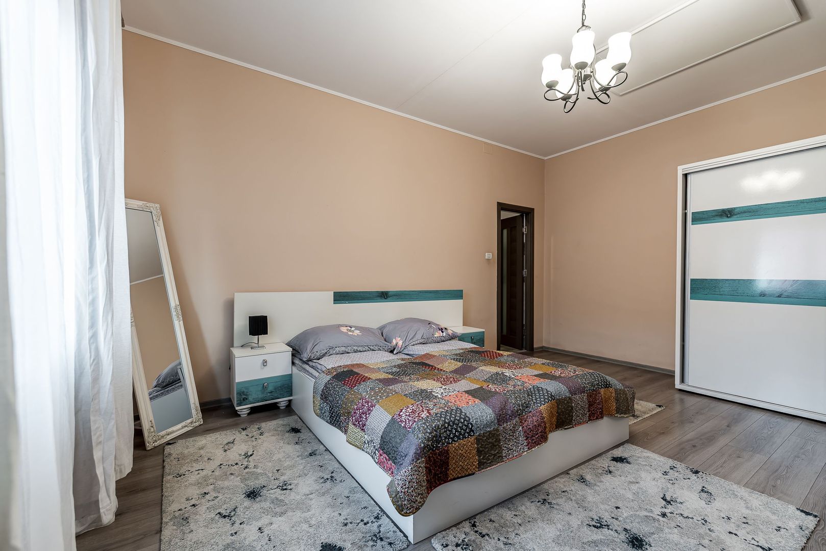 Apartament cu 2 camere vis-a-vis de Campusul Goldiș - Poză 2