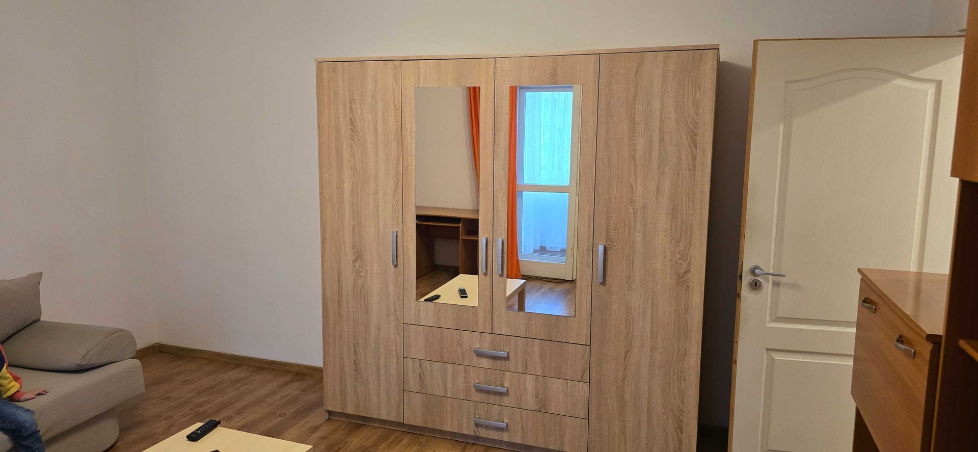 Închiriere Garsonieră Titan, 1 min metrou, 38 mp, bloc reabilitat - Poză 6