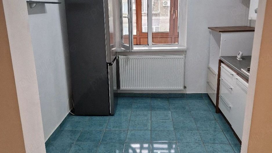 Apartament 2 camere decomandat -spatios ,balcon inchis, zona Sarelui - Poză 4