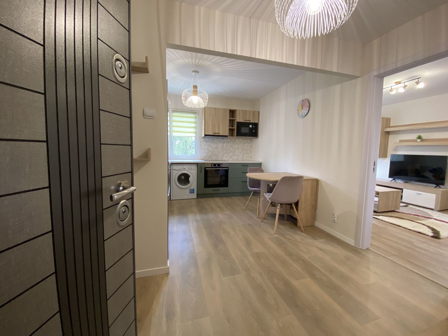 Apartament cu 2 camere in Gemenii, Bd Saturn - prima inchiriere - Poză 2