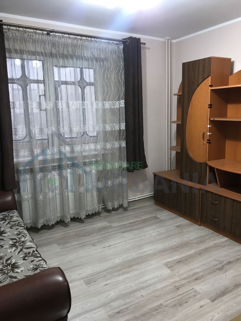 Vând apartament 3 camere - Poză 2