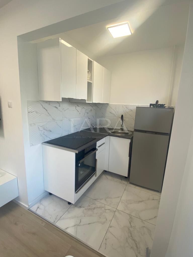 Apartament 1 cameră renovat, complet, mobilat și utilat, de inchiriat. - Poză 4