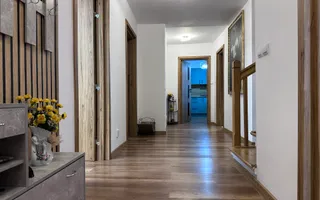 Gata de locuit! Vanzare casa cu 5 camere in Priboiu, com.Branesti - Poză 30