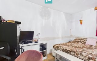 Casă complet renovată în Orțișoara. - Poză 2