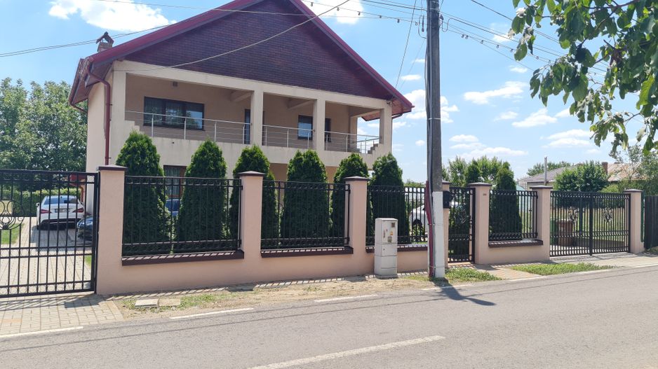 Vila impozanta in zona linistita la 15 minute de capitala! - Poză 2