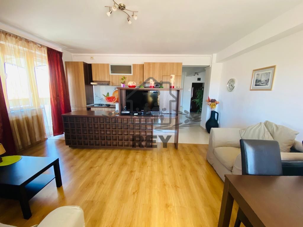 Apartament 3 camere decomandat la vilă/etaj intermediar/loc de parcare - Poză 1