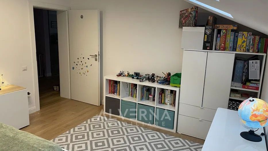 Apartament 4 camere + balcon | 120mp + 8mp | parcare | PETFriendly - Poză 2