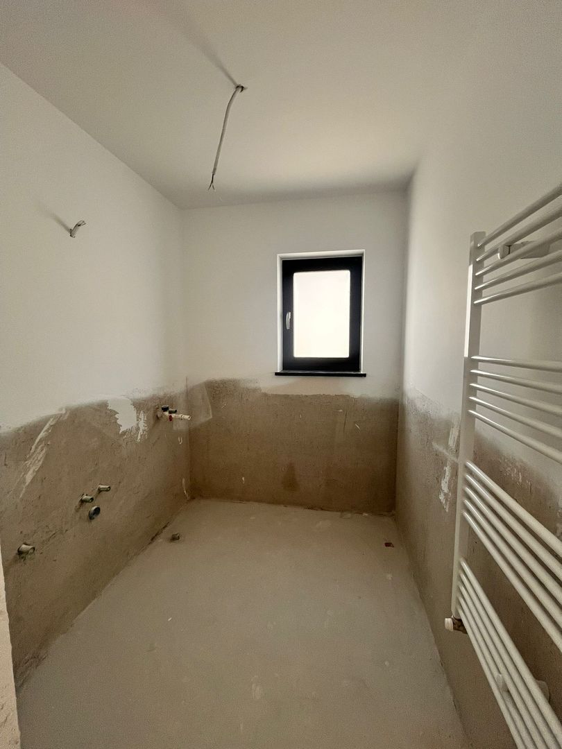 Apartament cu 3 Camere  78 mpI Suceava/Complex La Stejari I1400E/Mp - Poză 13