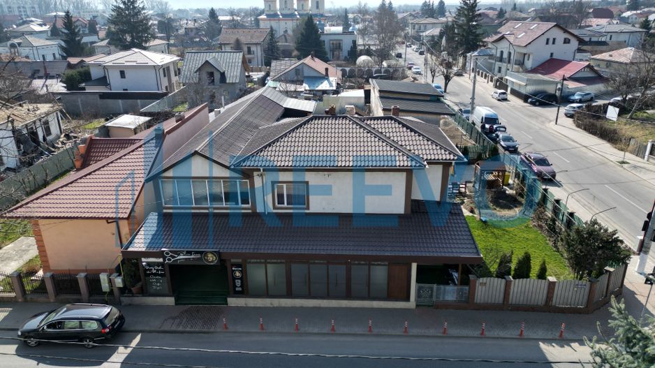 Clădire și teren pentru investiție, central Roman - Poză 72