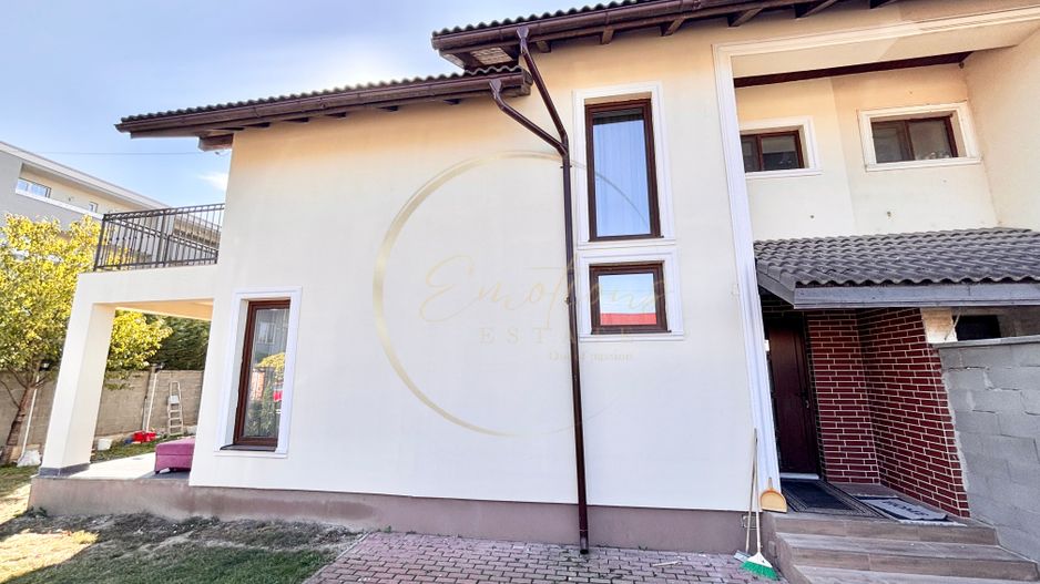1/2 Duplex - Giroc - zona Planetelor - 4 camere | Poarta electrica - Poză 8