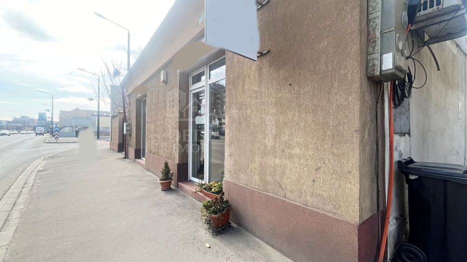 Casă cu 2 spații comerciale la stradă zona Decebal, Oradea - Poză 1