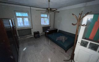 Casă cu personalitate și teren generos in Livezi, comuna Podari - Poză 5