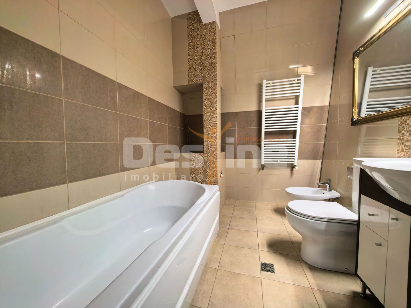 Apartament 3 camere 2 bai 85mp + 27mp terasă Nicolina 1 - Poză 12