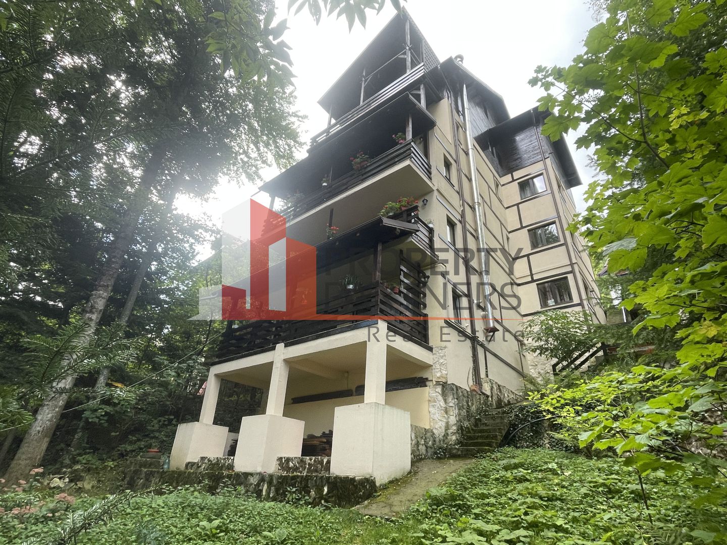 Pensiune Sinaia Langa Castelul Peles | Investitie sigura. - Poză 11