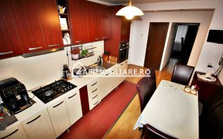Apartament 3 camere,2 bai,pivnită,70mp,cartier Tudor,mobilat - Poză 4