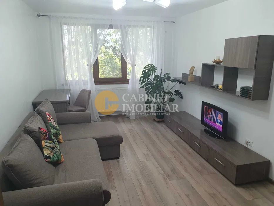 APARTAMENT DE ÎNCHIRIAT, 3 CAMERE – ULTRACENTRAL - Poză 1