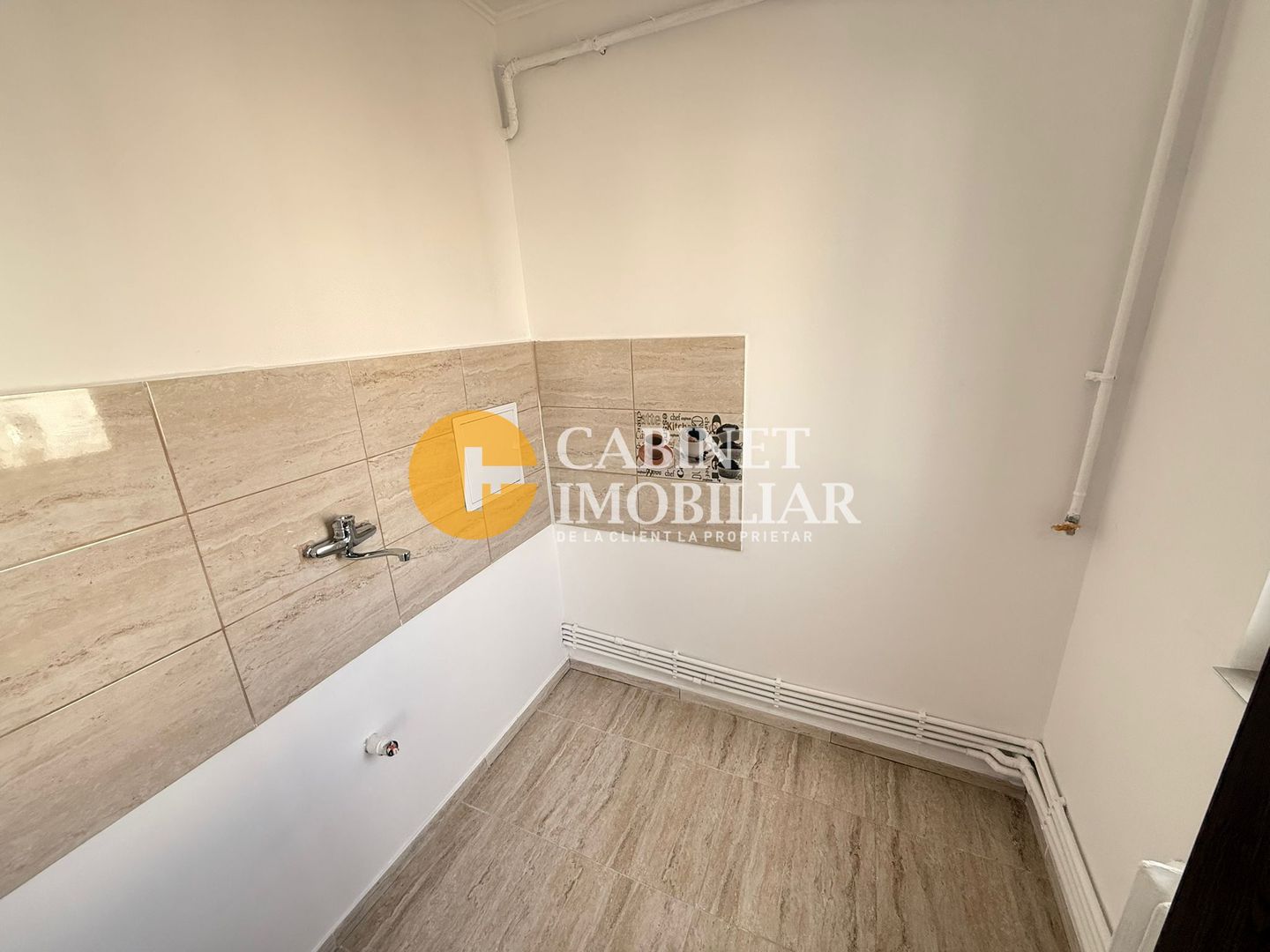 3 CAMERE - RENOVAT COMPLET- ZONA ALEXANDRU CEL BUN/ ROND 28 - Poză 7