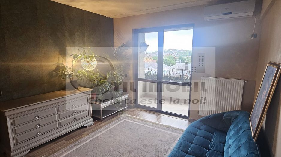 Apartament 2 camere, renovat,mobilat complet, parcare inclusa - Poză 1