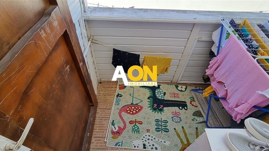 De vanzare apartament 3 camere Ampoi 1 - Poză 8