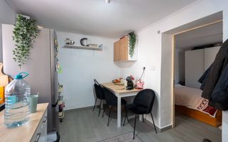 Casa cu 300 mp de teren , acces auto si dublu front in Nufarul - Poză 2