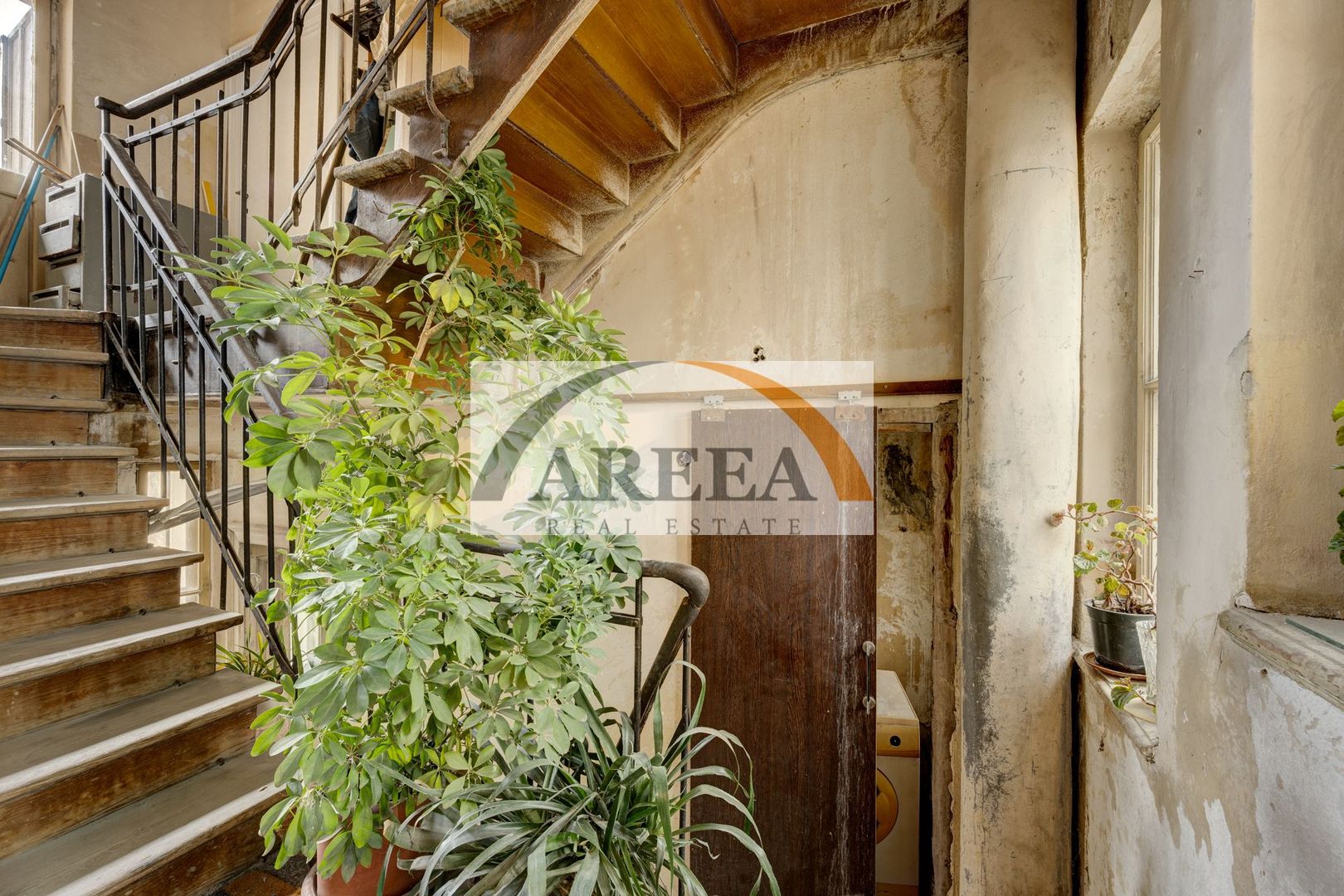 Ultracentral - zona Polona - 3 camere cu dependinte si GARAJ propriu - Poză 9