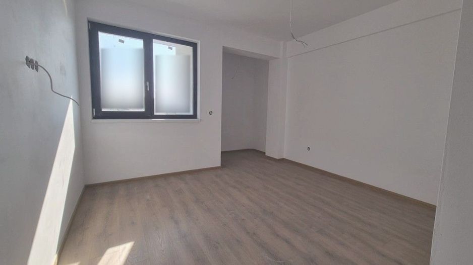 Apartament 2 camere, bloc nou, Cetate, et.1, 58 mp. - Poză 3