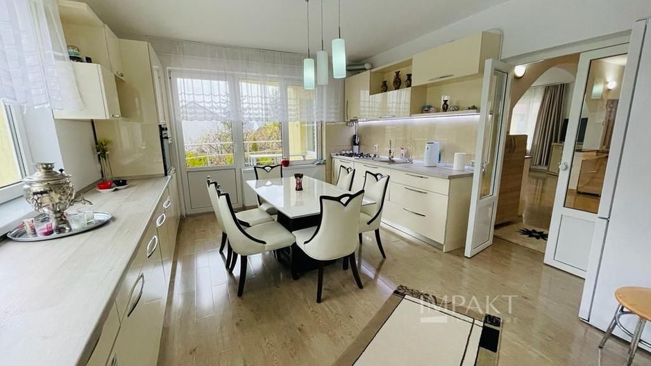 Casa deosebita cu 7 camere si piscina exterioara in cartierul Zorilor - Poză 3