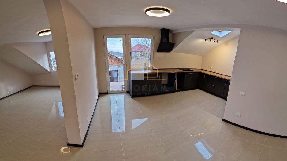 Duplex spatios si luminos in centrul Sacalazului - Poză 3
